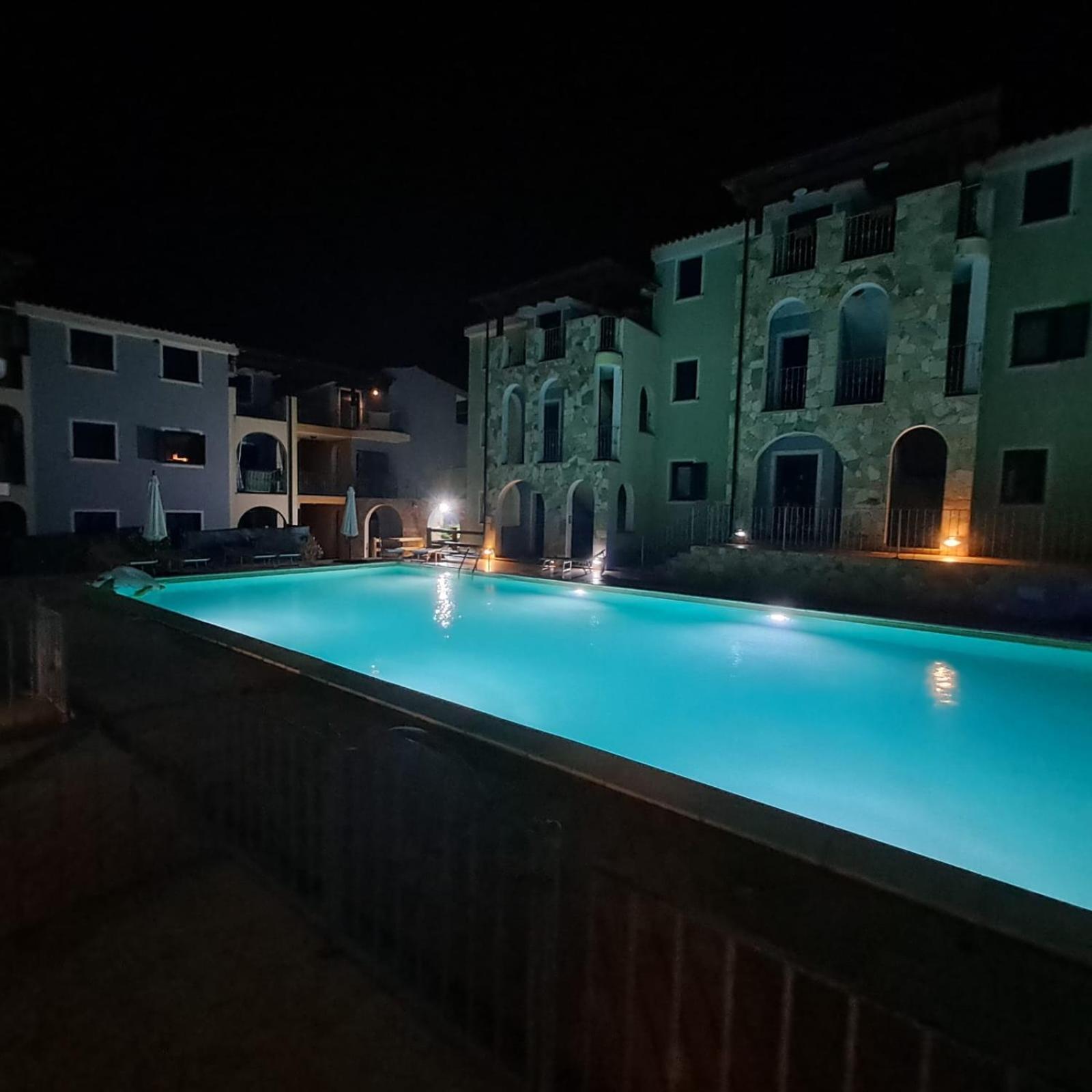 Appartamento Con Piscina Valledoria  Exterior photo