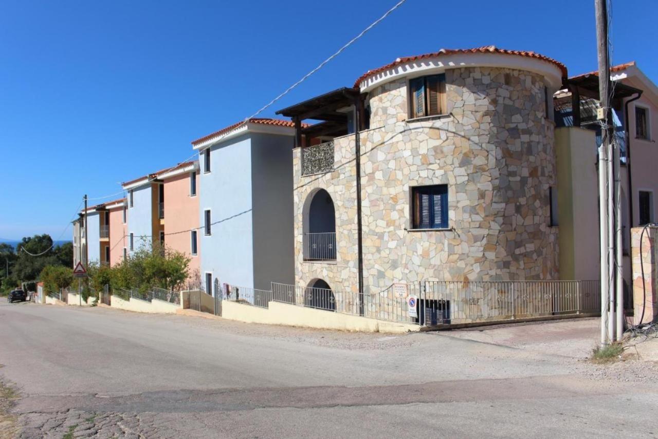 Appartamento Con Piscina Valledoria  Exterior photo